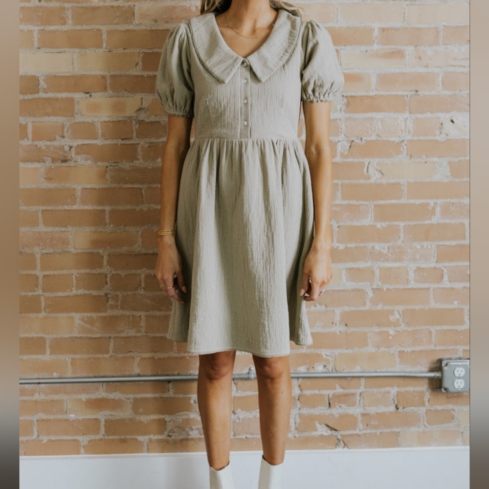 Elegant Puff Sleeve Dress in Olive